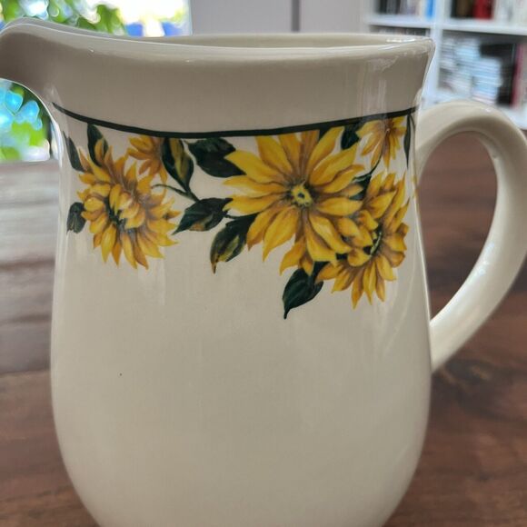 Thomson Pottery Sunflower 64 oz Pitcher - Picture 2 of 9